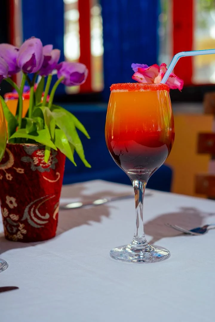 Cocktail servi au bar Monaco Plage